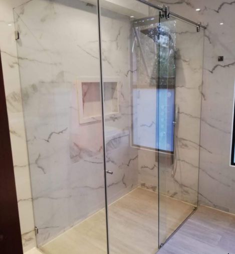 instalacion de divisiones para baños en cota